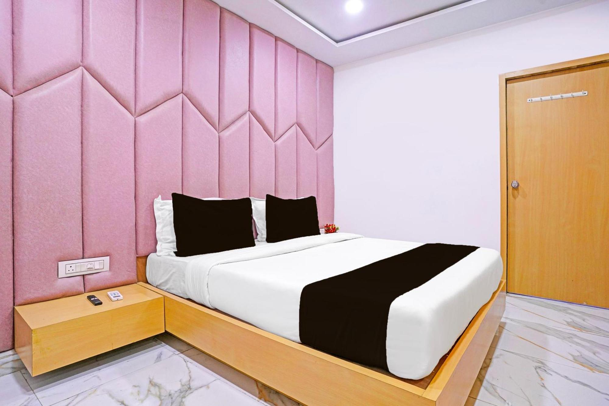 Hotel O Patang 24 Ahmedabad Exterior foto