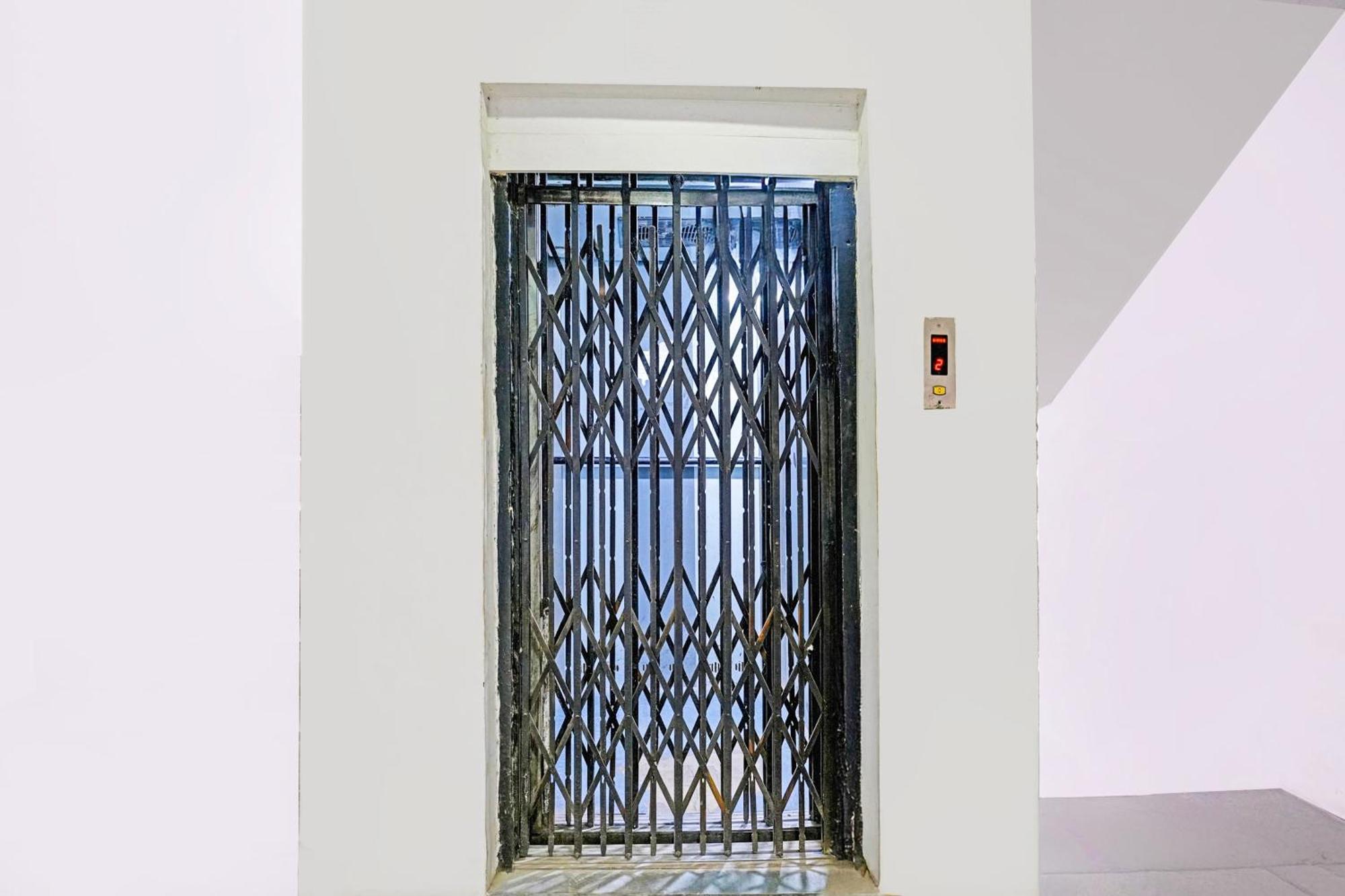 Hotel O Patang 24 Ahmedabad Exterior foto